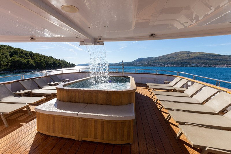 Mini cruiser Adriatic King