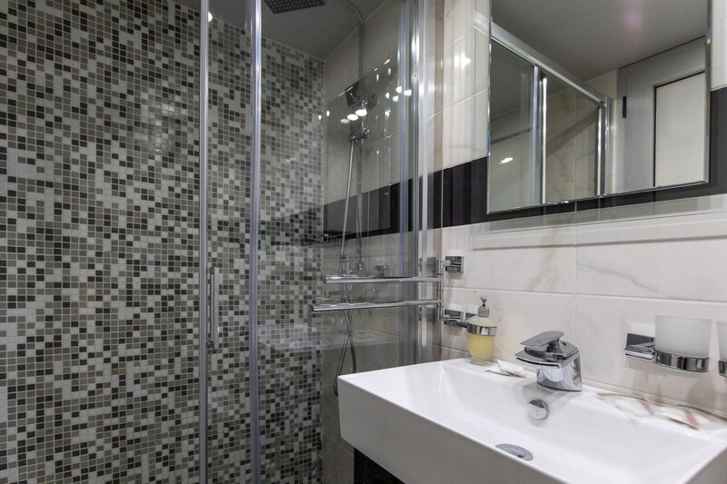 Mini cruiser Adriatic Queen