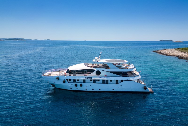 Mini cruiser Adriatic Queen