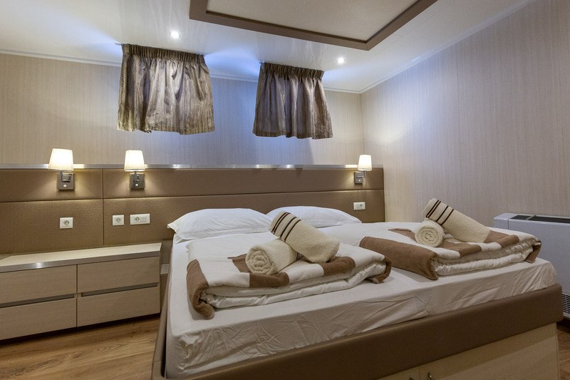 Mini cruiser Avantura