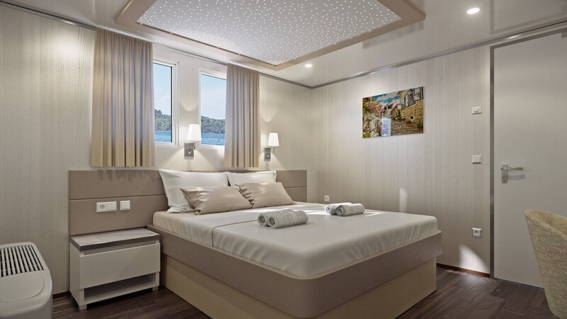 Mini cruiser Avantura