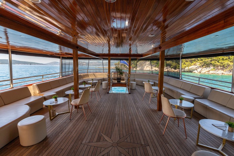 Mini cruiser Avantura