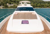 Ferretti Yacht 730