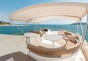 Ferretti Yacht 730