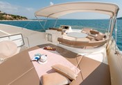 Ferretti Yacht 730