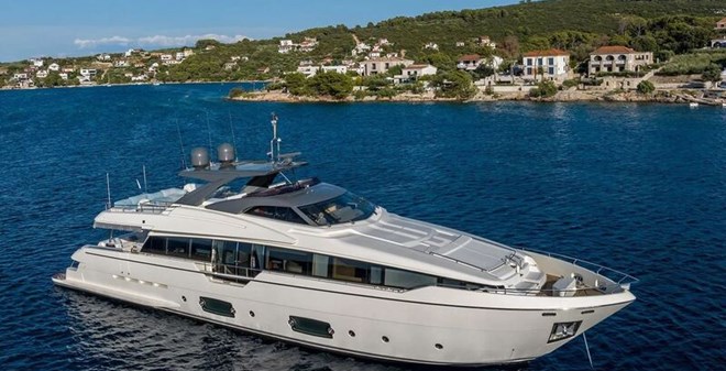 megayachts Ferretti 95