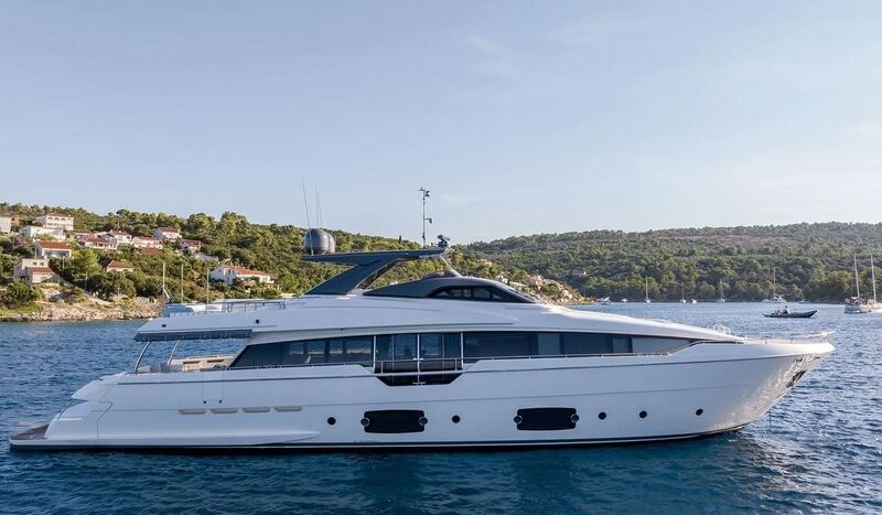 Ferretti 95
