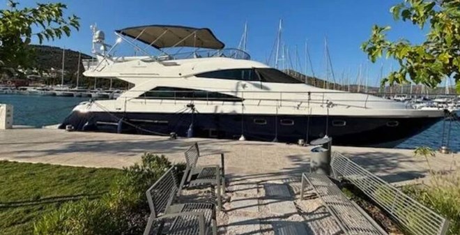 Fairline Squadron 65