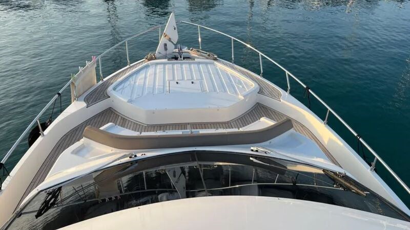 Ferretti 550