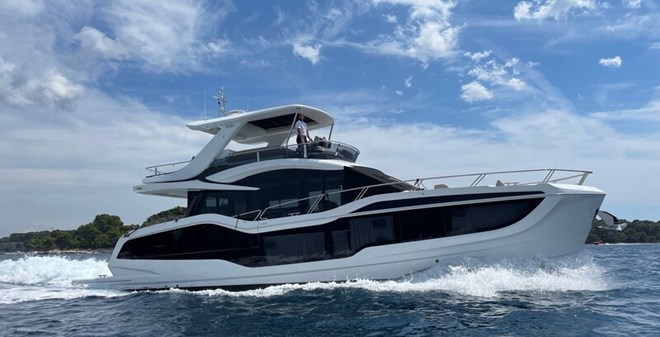 motor Galeon 560 Fly