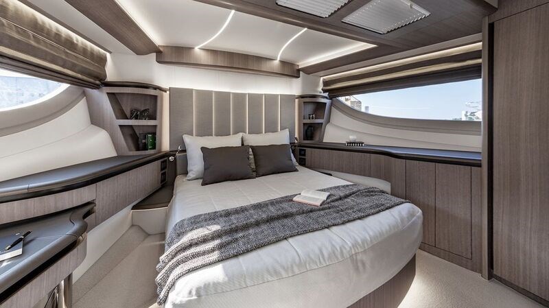 Galeon 560 Fly