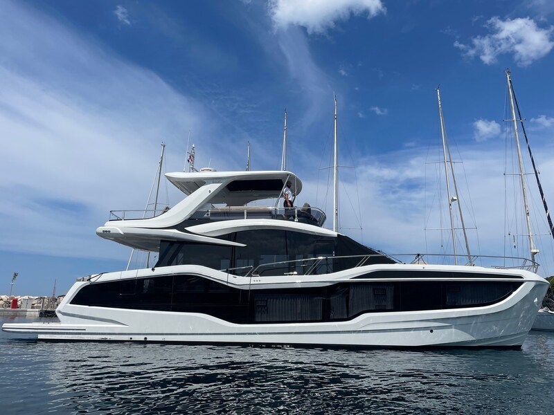 Galeon 560 Fly