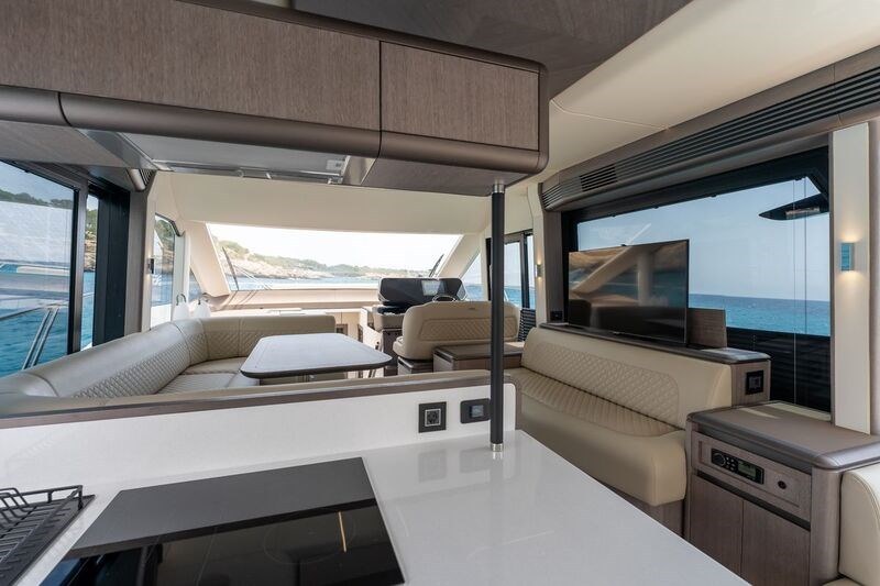 Galeon 560 Fly