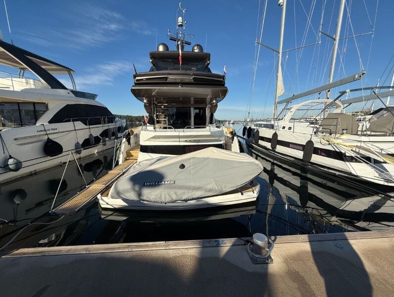 Galeon 700 SKY