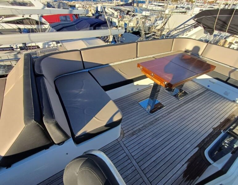 Galeon 550 Fly