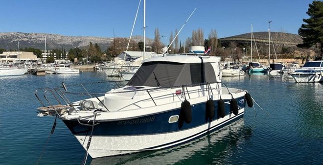 Beneteau Antares 760
