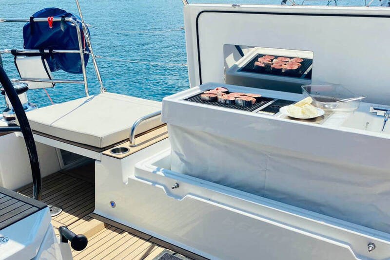 Beneteau Oceanis Yacht 62