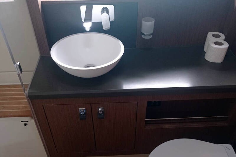 Beneteau Oceanis Yacht 62