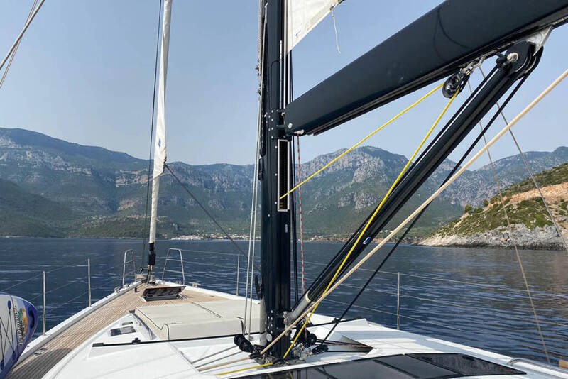 Beneteau Oceanis Yacht 62