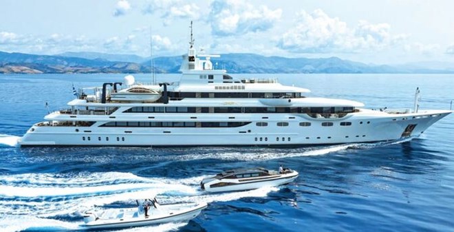 megayachts Golden Yachts 83