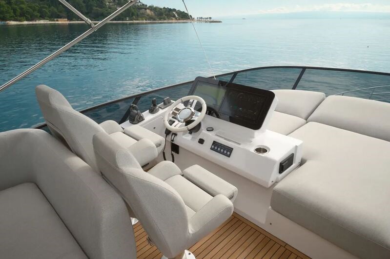 Azimut 53