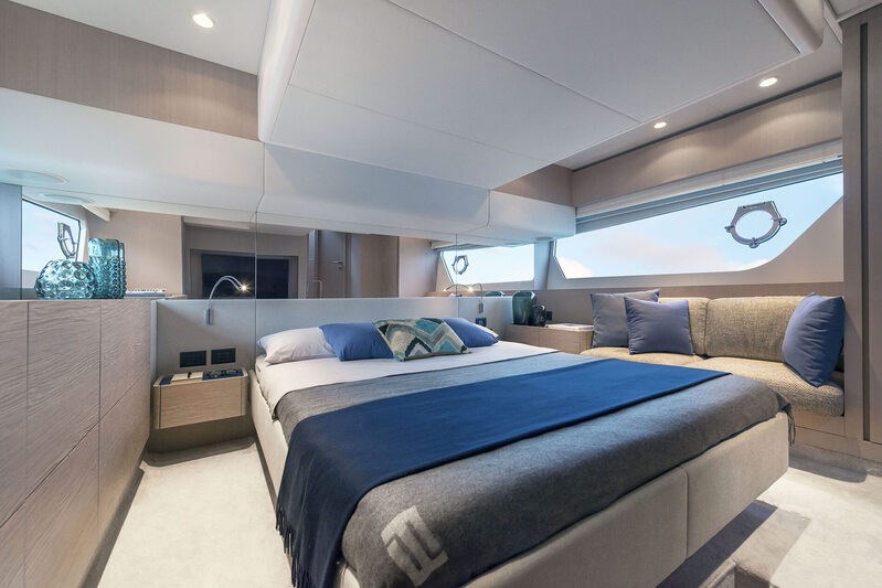 Ferretti Yacht 500 Fly