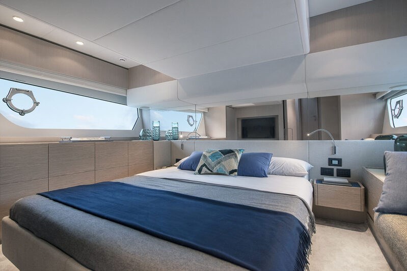 Ferretti Yacht 500 Fly
