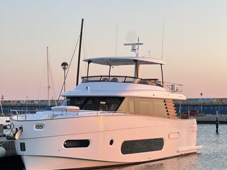 motor Azimut Magellano 66
