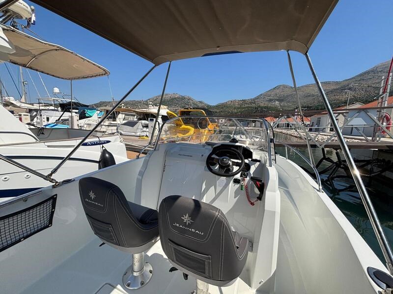 Jeanneau Cap Camarat 5.5 CC