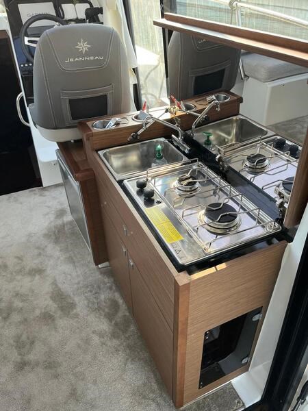 Jeanneau Merry Fisher 895