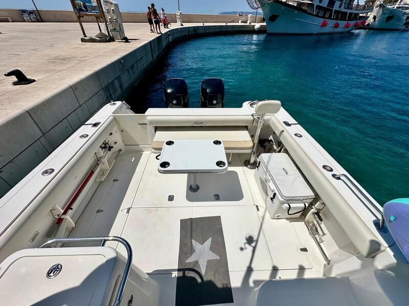 Boston Whaler 305 Conquest