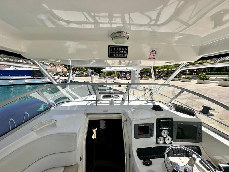Boston Whaler 305 Conquest