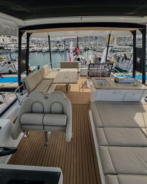 Fountaine Pajot MY5
