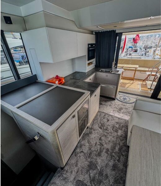 Fountaine Pajot MY5