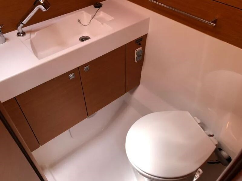 Jeanneau Sun Odyssey 479 2017.