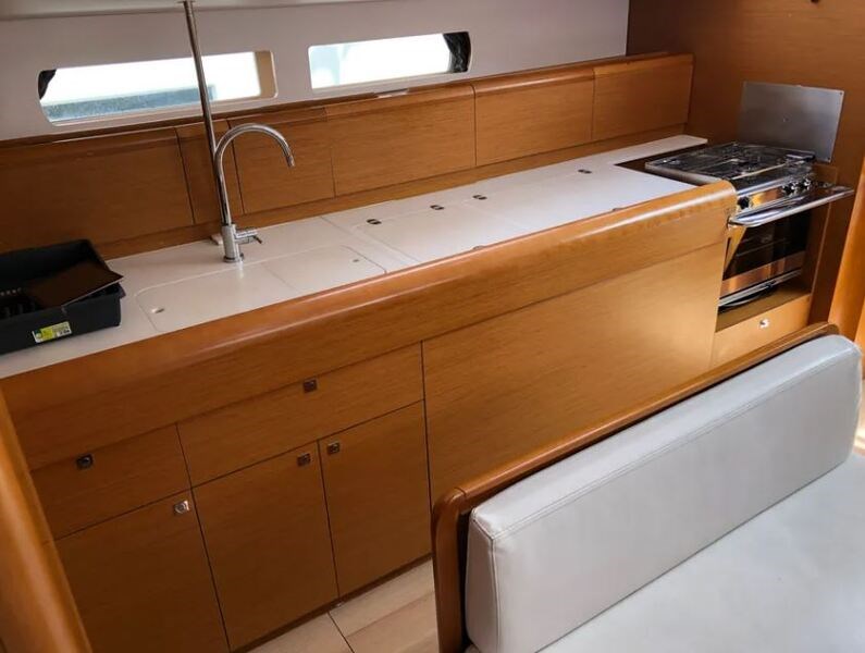 Jeanneau Sun Odyssey 479 2017.