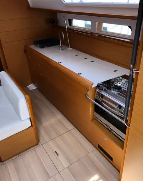 Jeanneau Sun Odyssey 479 2017.