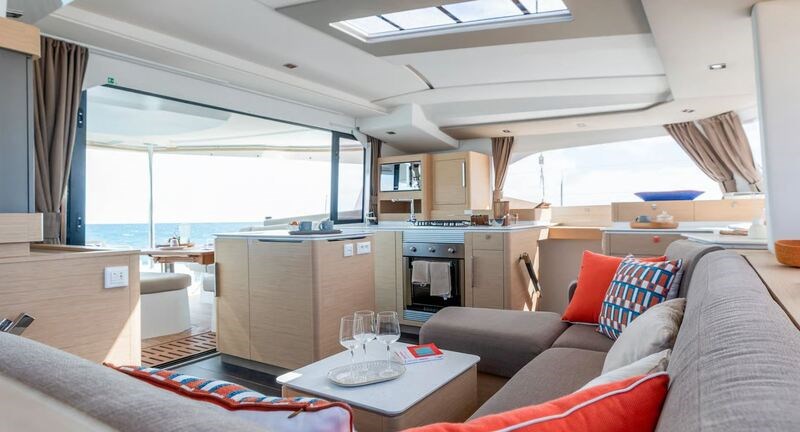 Fountaine Pajot 44