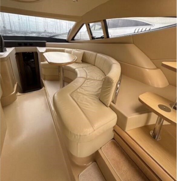 Ferretti 550