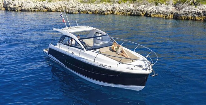 Sealine S 335