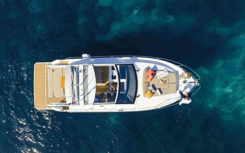 Sealine S 335