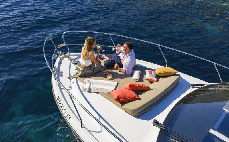 Sealine S 335