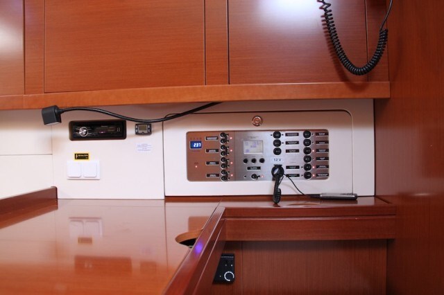 Beneteau Oceanis 50 charter