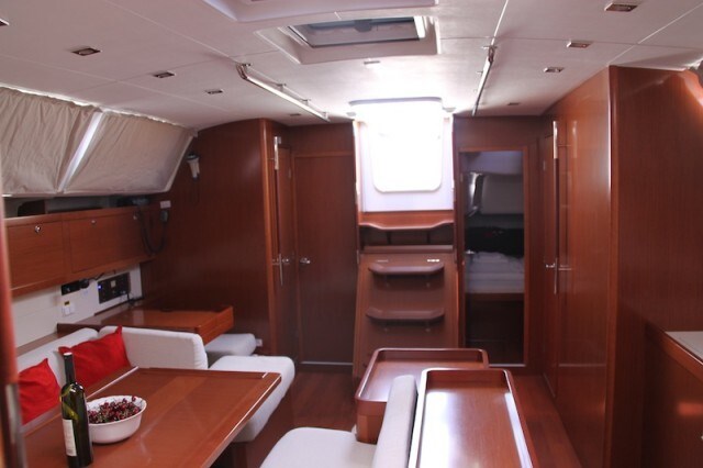 Beneteau Oceanis 50 charter