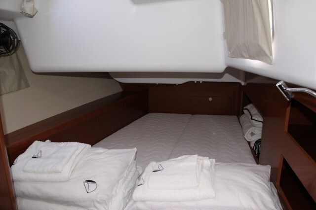 Beneteau Oceanis 50 charter