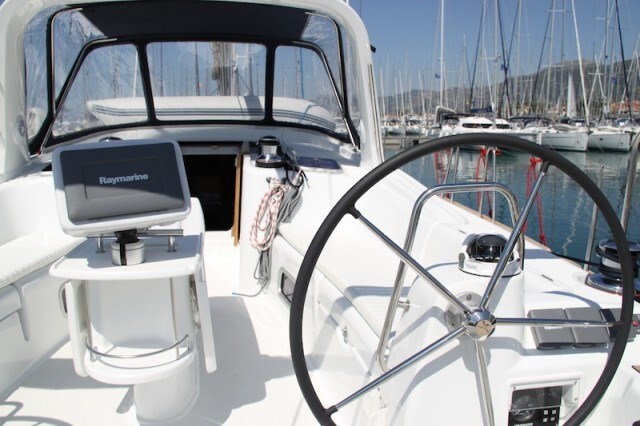 Beneteau Oceanis 50 charter