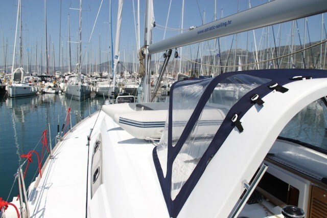 Beneteau Oceanis 50 charter