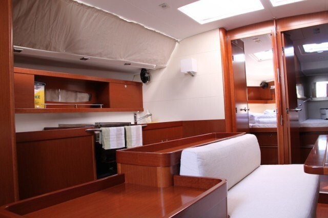 Beneteau Oceanis 50 charter