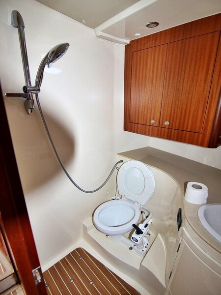 SAS - Vektor Adriana 44