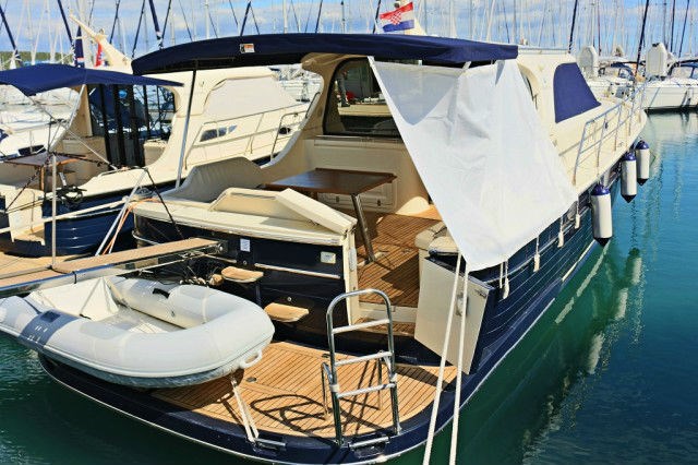 SAS - Vektor Adriana 44